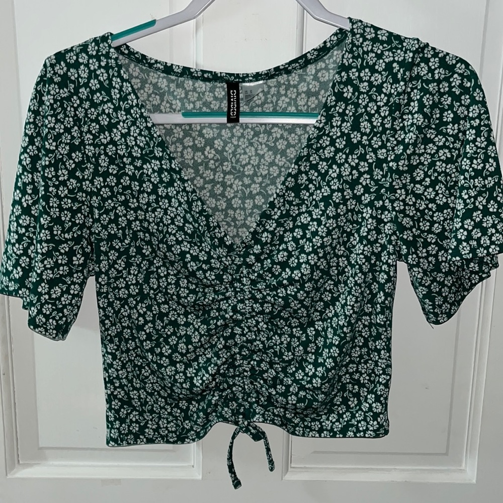 H&M medium green and white top